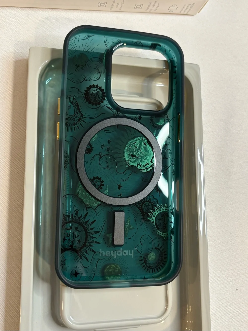 Heyday Green Celestial Patterned MagSafe Back Case for Apple iPhone 16 Pro